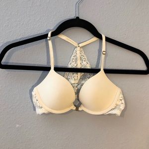 ❤️WHITE GILLY HICKS BRA (FRONT CLASP)❤️